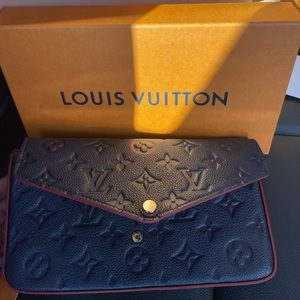 Like only use once’s lost interest in it 100% authentic 1200 obo!!!!!!